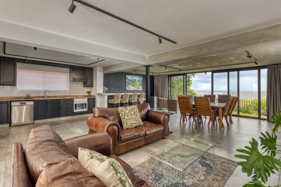 5 Bedroom Property for Sale in Sandbaai Western Cape